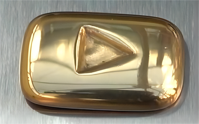 英伟达 2025 财年 Q4 营收 393.31 亿美元,超出市场预期的 380.45 亿美元,上年同期为 221 亿美元。