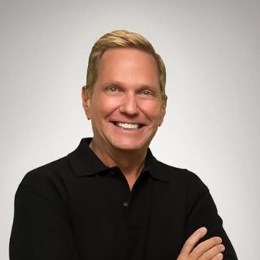 在周三的交易中，10年期美国国债收益率跌破3个月期国债收益率，出现“收益率曲线倒挂”现象。这一现象被认为是有效的经济衰退预测指标之一，提示美联储关注的衰退信号再次显现。